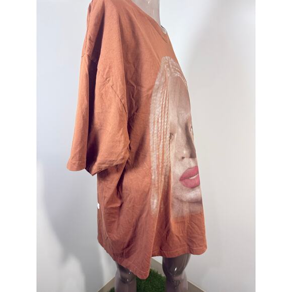 Beyoncé Cowboy Carter Face Brown / Orange Tour T-shirt NWOT - Picture 3 of 8